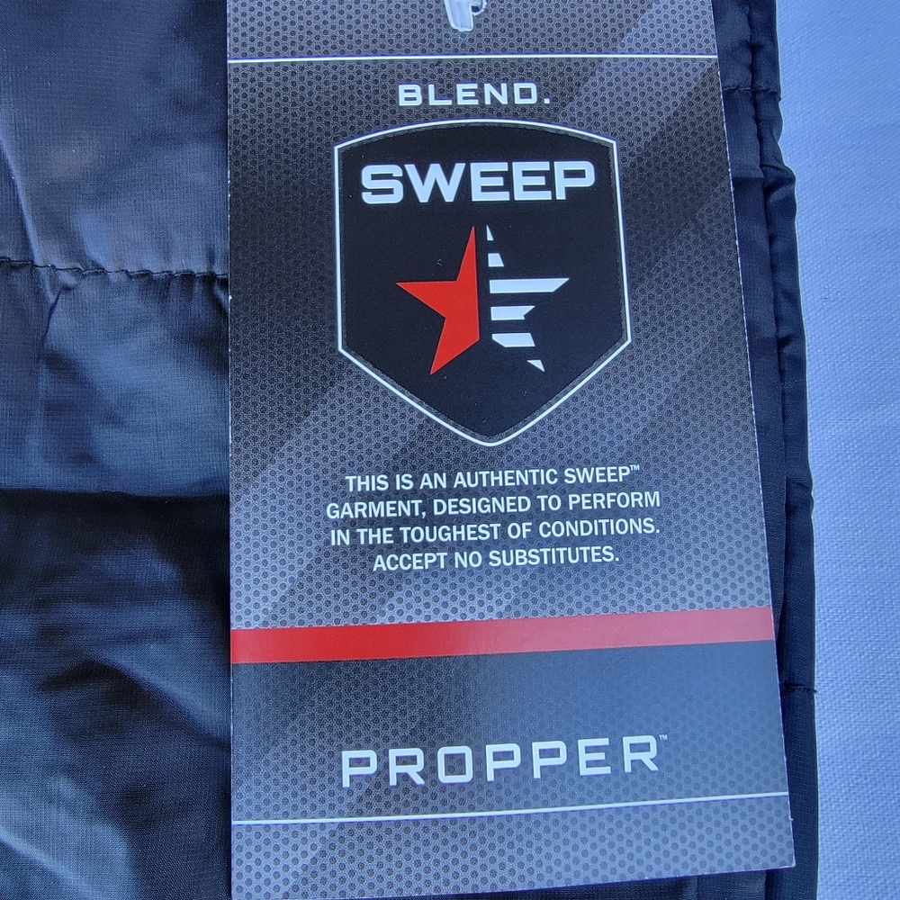 Propper Puff Jackets. Black. Zip closure with magnetic pocket closure.